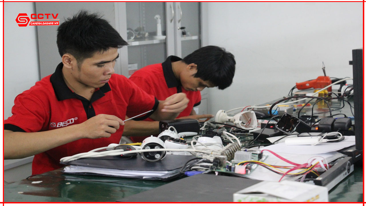 dich-vu-sua-chua-camera-chong-trom-khi-bi-mat-mau